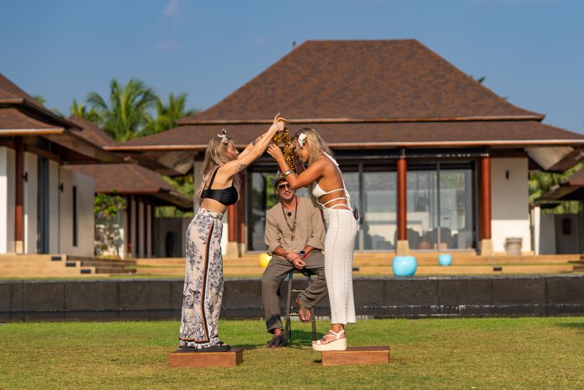 Alegeri de date, petreceri tematice și începutul primului bonfire, la Insula Iubirii. O nouă ediție lider detașat de audiență, la Antena 1 și pe AntenaPLAY! 18964295