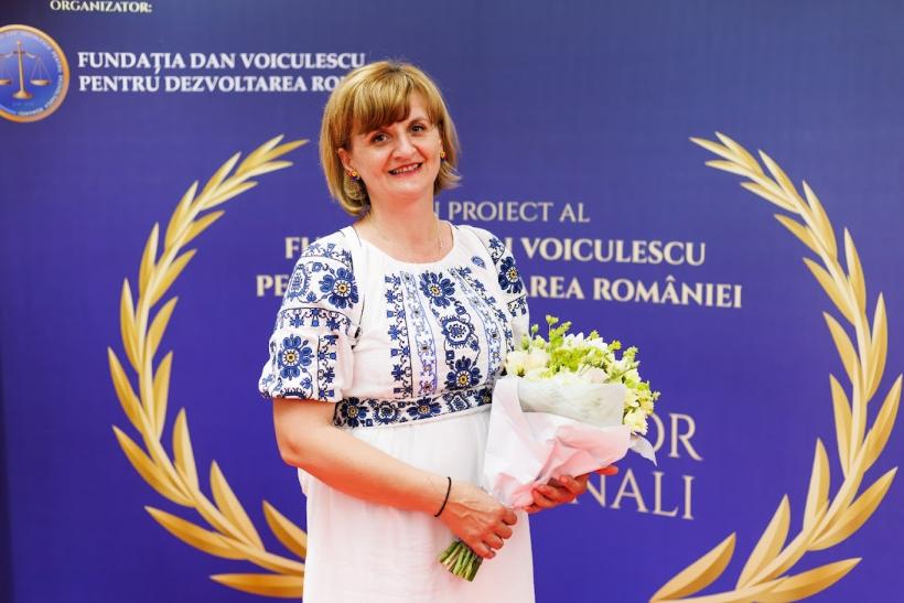 Profesoara care face zilnic 100 km pentru elevii ei: povestea emoționantă a Andrei Claudia Popa, finalista Ligii Profesorilor Excepționali