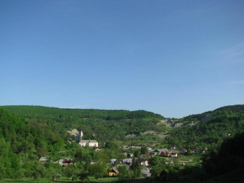 Risc geotehnic extins, în urma prăbușirii fostei mine Coștiui. Zeci de oameni, evacuați