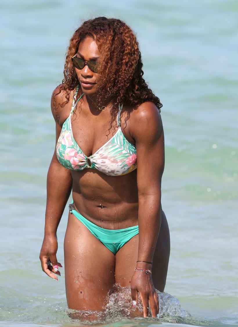 Imagini uimitoare cu Serena Williams. Fosta tenismenă a pozat în bikini pe un iaht 18963922