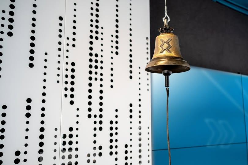 Maxim istoric! Bursa de Valori București a închis pe plus, după ce a deschis cu aproape toți indicii pe roșu