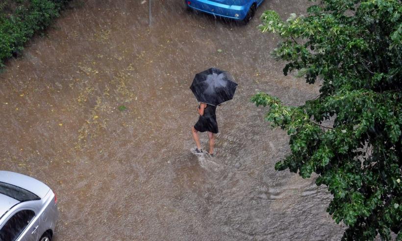 Alertă meteo imediată de vreme severă! Ploi torențiale, descărcări electrice și grindină în Transilvania. A fost emis cod galben