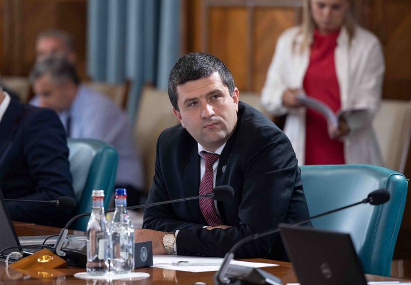 Armata României a evitat întoarcerea la praștie: India ne vinde pulbere. Sindicatele, pregătite să iasă în stradă 18964608