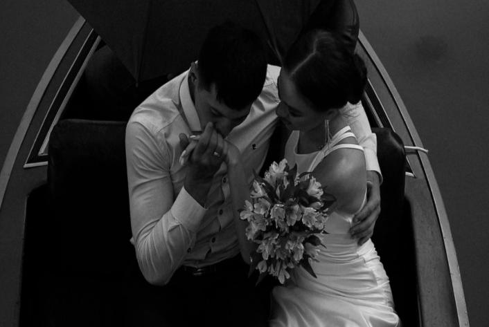 Dacă florile ar putea vorbi… ce ți-ar spune despre iubitul tău? - AFLĂ cum să-ți decodezi relația prin buchete fără să apelezi la sfaturi de cuplu