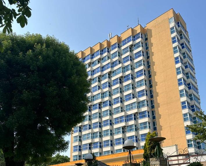 Incendiu la Hotelul Majestic din Olimp: sute de turiști sunt evacuați