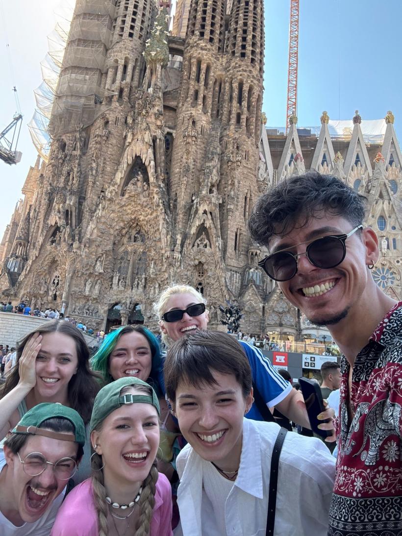 Emilian, vacanță memorabilă după un sezon intens în Ana, Mi-ai fost scrisă în ADN 18965049