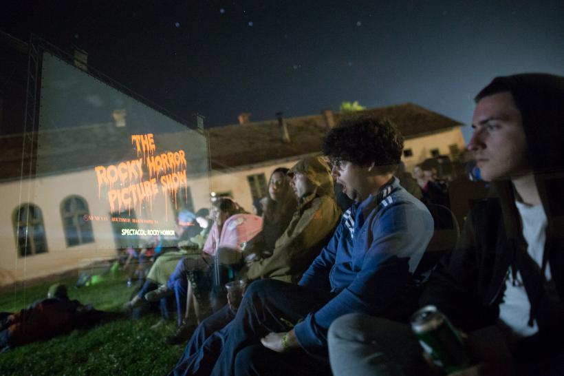 LUNĂ PLINĂ.10 – Horror, fantezie și umor negru la puterea zece 18964845