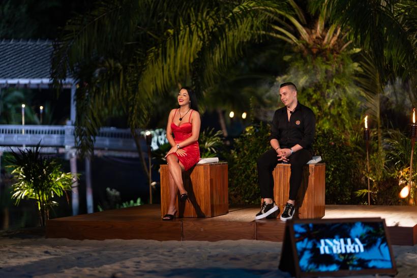 Un nou cuplu s-a alăturat celui mai dur test al relațiilor, la Insula Iubirii, aseară, într-o ediție lider de audiență! Emisiunea revine joi, de la 20:30! 18965078