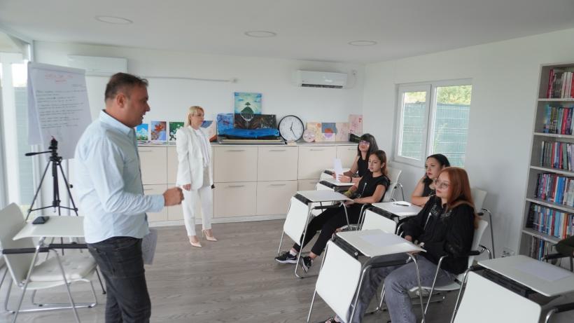 Au pierdut tot din cauza drogurilor, dar acum luptă să-și ia viața înapoi. Campania antidrog „Conștient, nu dependent” a Fundației Dan Voiculescu, la Centrul de fete Teen Challenge 18965291