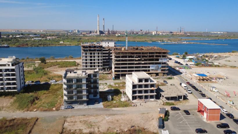 Blocuri și hoteluri construite în zone periculoase, în locuri interzise prin lege. Ancheta Observator - România, coşmar rezidenţial 18965263