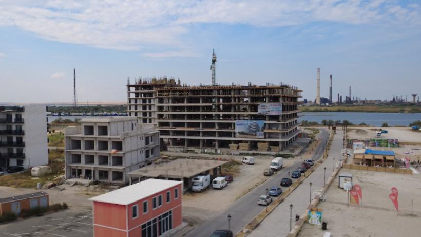 Blocuri și hoteluri construite în zone periculoase, în locuri interzise prin lege. Ancheta Observator - România, coşmar rezidenţial 18965266