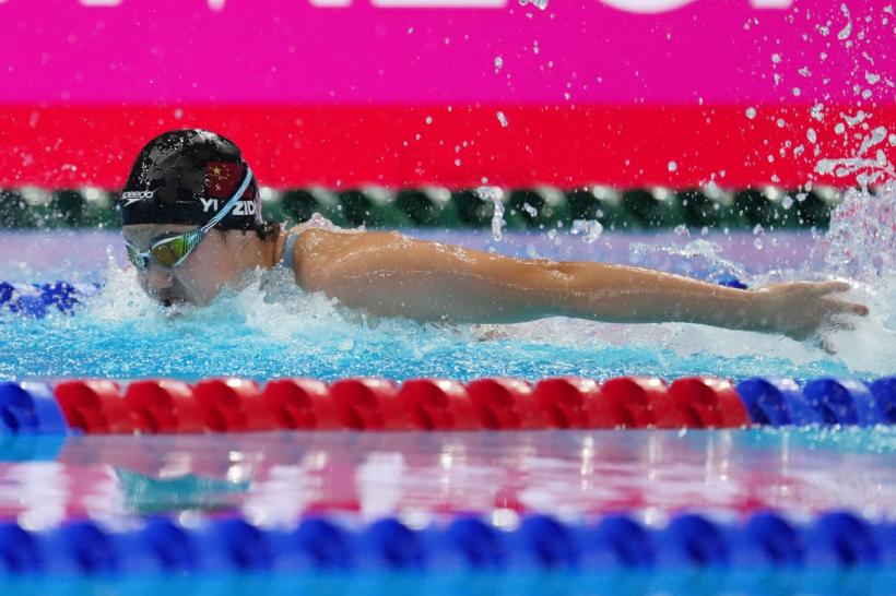 O chinezoaică de 12 ani devine cea mai tânără medaliată din istoria Campionatelor Mondiale de Natație