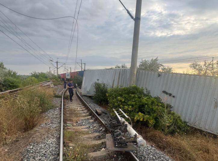 Tren de marfă, deraiat la Agigea: traficul feroviar, oprit între Constanța și Mangalia 18965364