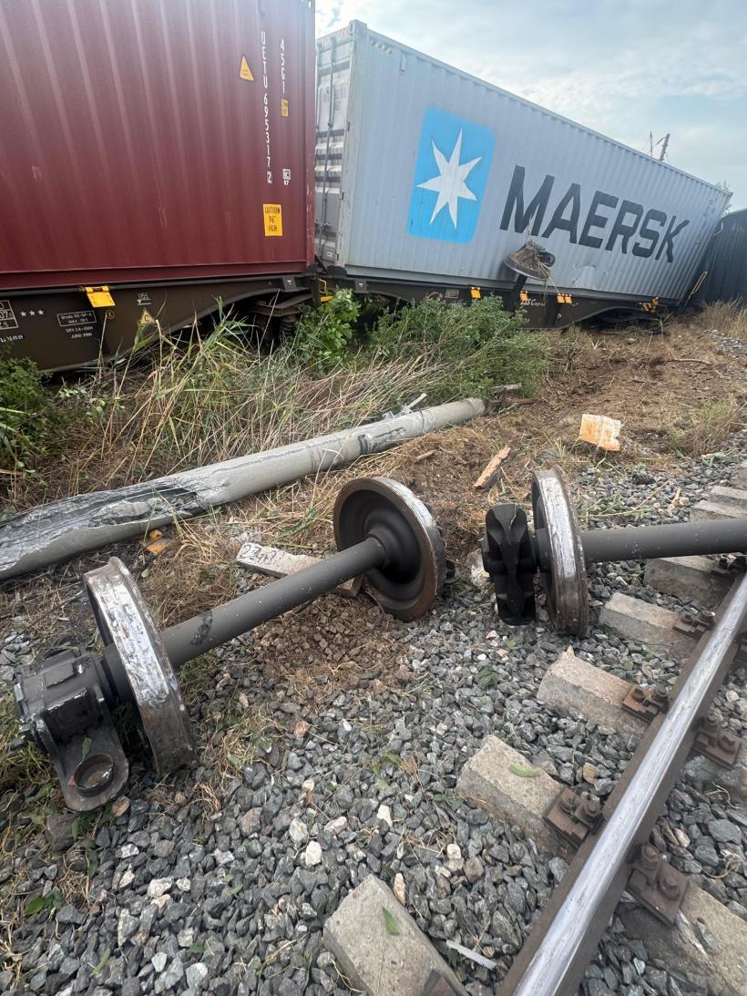Tren de marfă, deraiat la Agigea: traficul feroviar, oprit între Constanța și Mangalia 18965365