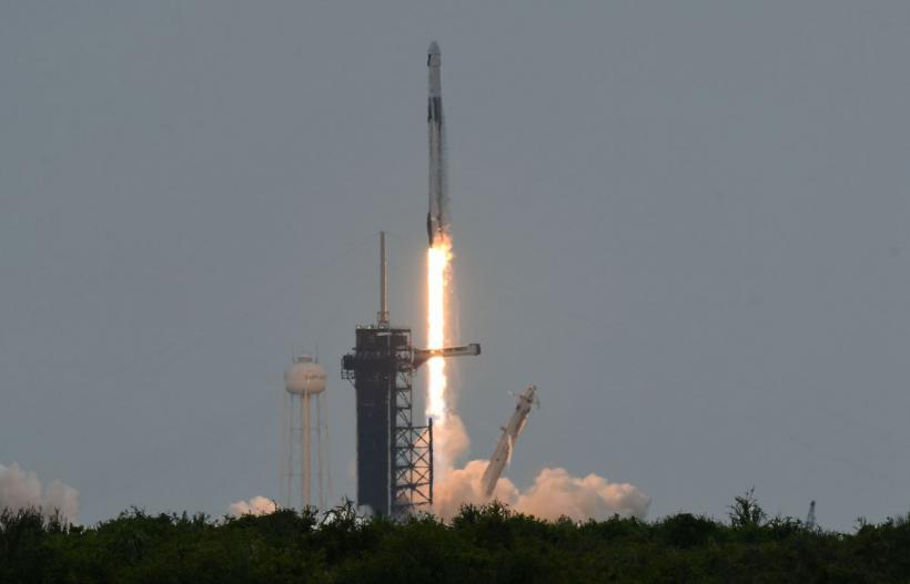 Performanță SpaceX. O echipă de astronauți a ajuns la Stația Spațială Internațională în doar 15 ore