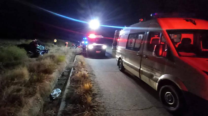 Accident teribil pe DJ 701, județul Teleorman. Doi adolescenți au murit după ce mașina în care se aflau a „zburat” de pe drum 18965596