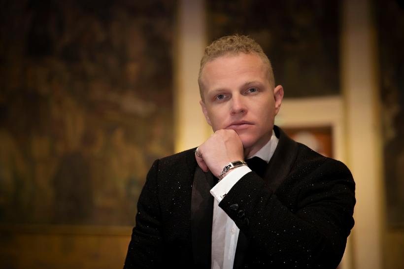 Tenorul ŞTEFAN von KORCH revine la Filarmonica Piteşti în concertul “VIVO PER LEI,” pe 14 august la Teatrul de Vară “Gheorghe Zamfir” 18965206