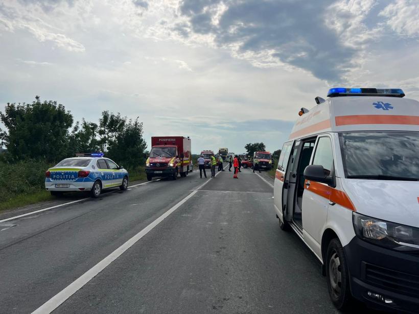 Accident grav între un microbuz și un autoturism în Sibiu. A fost activat Planul Roșu de intervenție 18965804