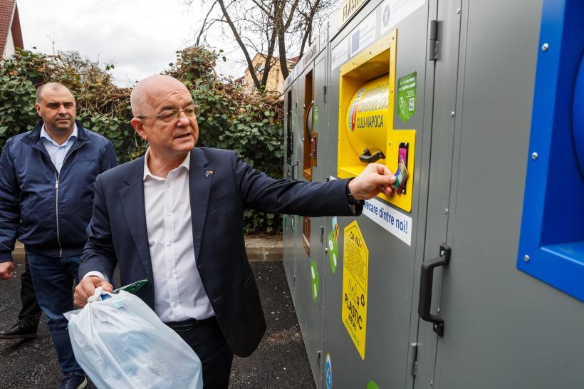 Primăria lui Emil Boc a inventat „Big-Brother-ul” ecologist al gunoaielor