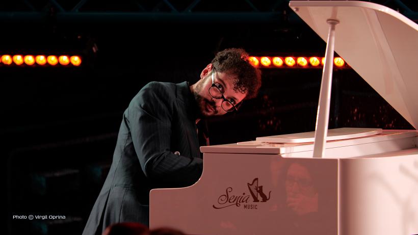 Turneul Național Un artist, un pian, un țambal începe vineri, 8 august, la Sinaia, cu un recital în Festivalul Enescu și muzica lumii