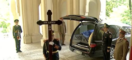 UPDATE Sicriul cu trupul neînsuflețit al fostului președinte Ion Iliescu, la Palatul Cotroceni 18966099