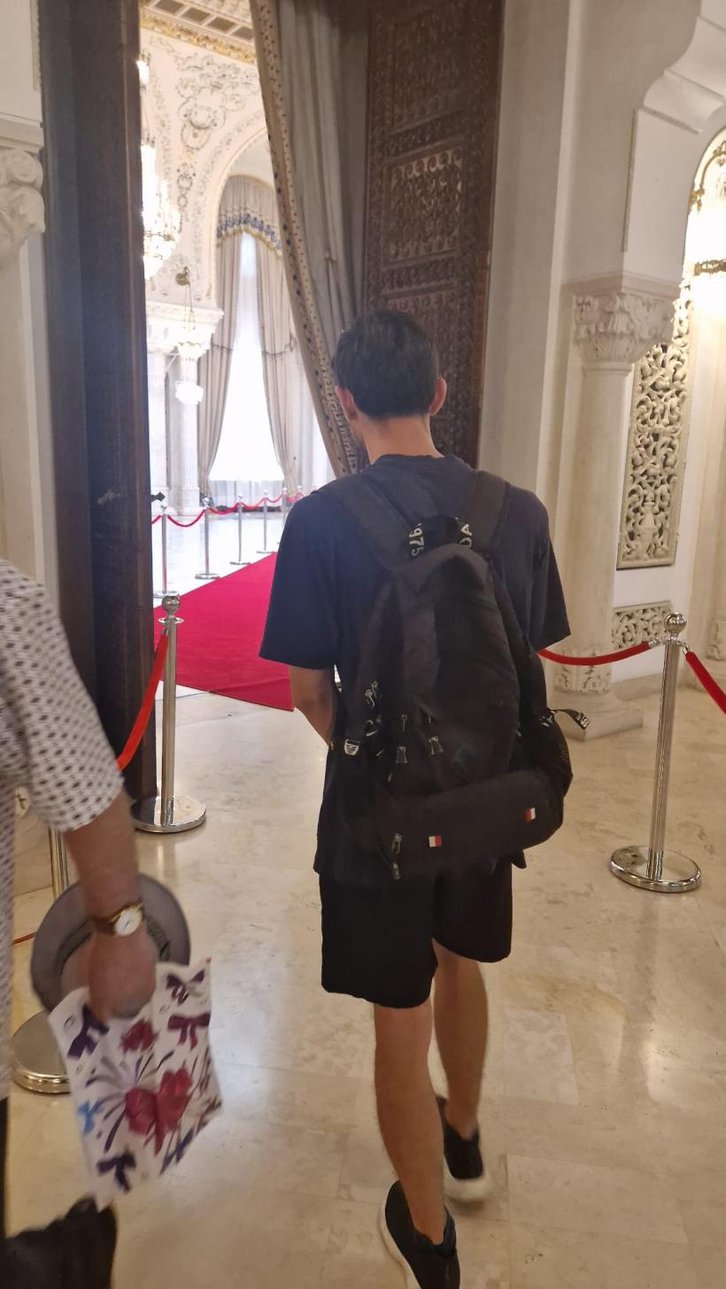 Funeraliile unui președinte: de la „fi-ți-ar țărâna de plumb” la „o să trăiești aievea Comandante” 18966234