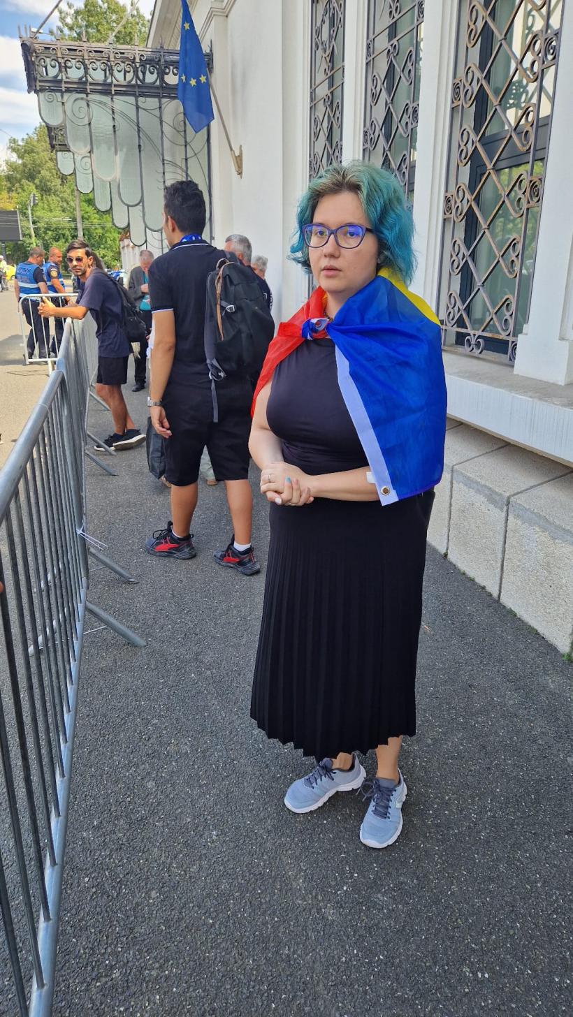 Funeraliile unui președinte: de la „fi-ți-ar țărâna de plumb” la „o să trăiești aievea Comandante” 18966235