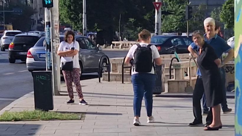 Funeraliile unui președinte: de la „fi-ți-ar țărâna de plumb” la „o să trăiești aievea Comandante” 18966254