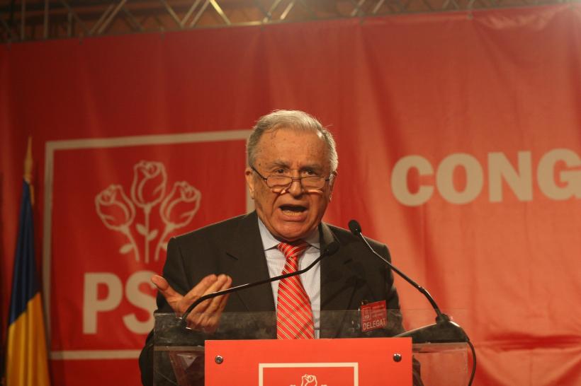 Ion Iliescu, biografia (ne)romanțată a omului roșu