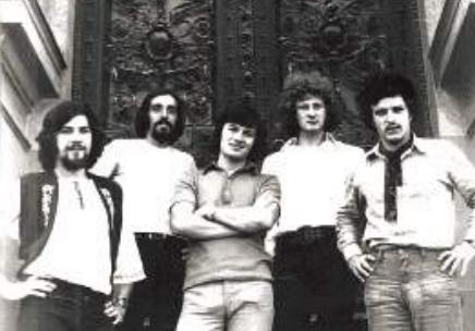 Ion Iliescu, fanul formației Phoenix