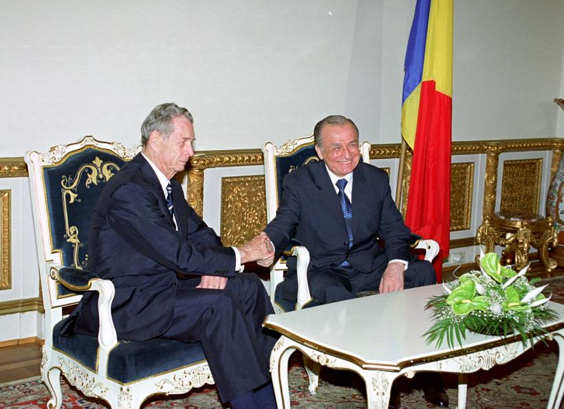 Întoarcerea regelui și „manipularea” lui Iliescu 18966258