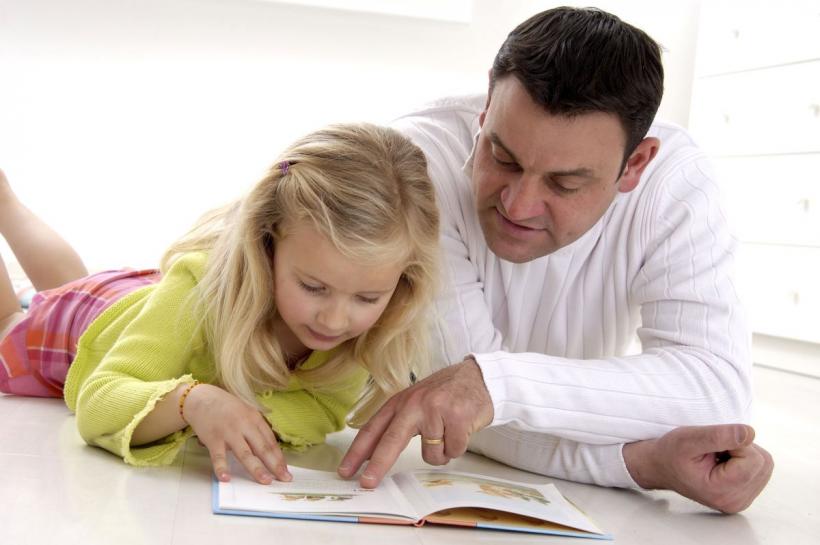 13 trăsături emoționale pe care le moștenim de la părinți și cum le putem modela