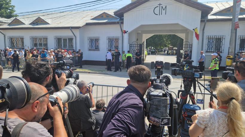 Pe ultimul drum spre „U.M Ghencea III”: „...tot cu militari, ca și Ceaușescu” 18966432