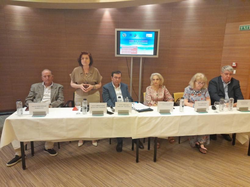 A început campania de prevenție a UMF Carol Davila “ Asumă-ți să fii sănătos! ”– Litoral 2025 18966734