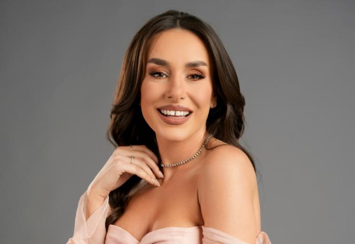 Astăzi, de la ora 13:00, Andreea Frățilă deschide un nou sezon al emisiunii Mireasa. Direct din culise, la Antena Stars!