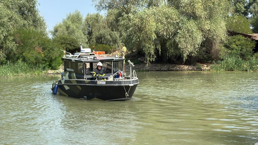 Pompierii militari continuă eforturile pentru stingerea incendiului din Delta Dunării, aflat în a opta zi 18966829