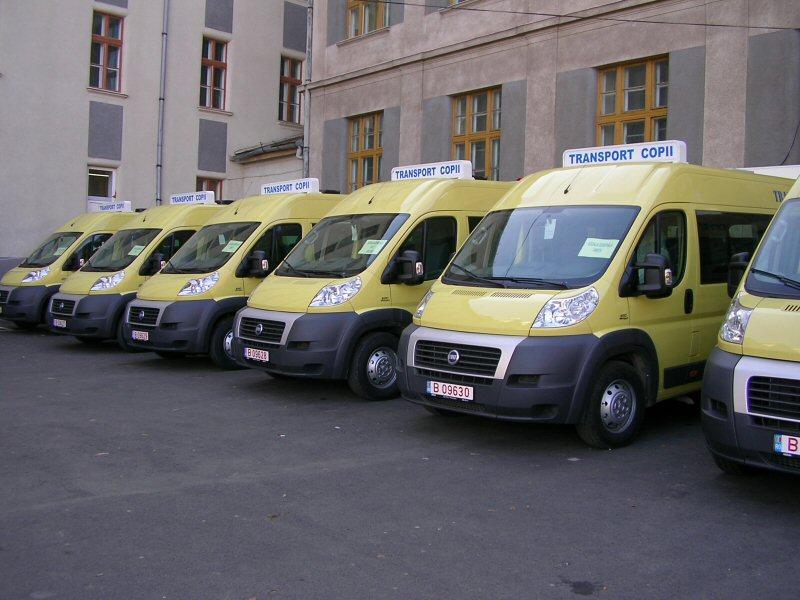 Tunul microbuzelor electrice din PNRR: Prețuri umflate de trei ori, contracte capturate și legături politice explozive