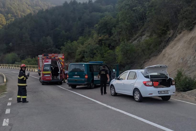 Accident grav în Mehedinți, cu polițiști de frontieră. Două persoane au murit, alte două sunt rănite 18967083