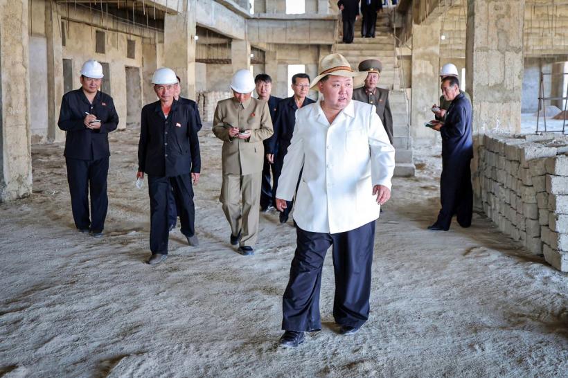 Muncitori nord-coreeni exploatați în Rusia: sclavie modernă pe șantierele lui Putin