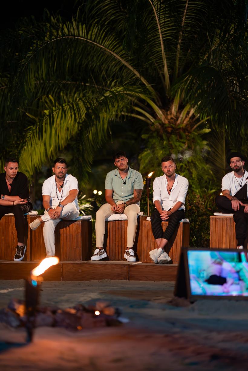 Seara tensionată de la bonfire a captat atenția celor de acasă într-o ediție Insula Iubirii, lider de audiență! Diseară, petrecerea din vila băieților va fi întreruptă de sosirea lui Radu! 18966989