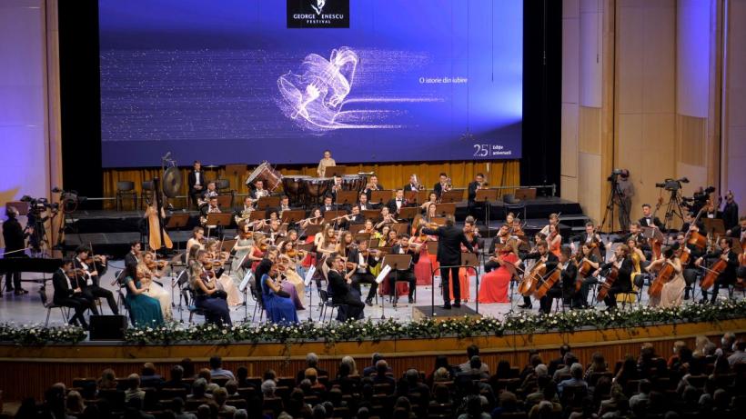 A opta oară prezentă la Festivalul Internațional George Enescu,  Orchestra Română de Tineret va avea trei apariţii în 2025, pe 6, 7 şi 16  septembrie 18967001