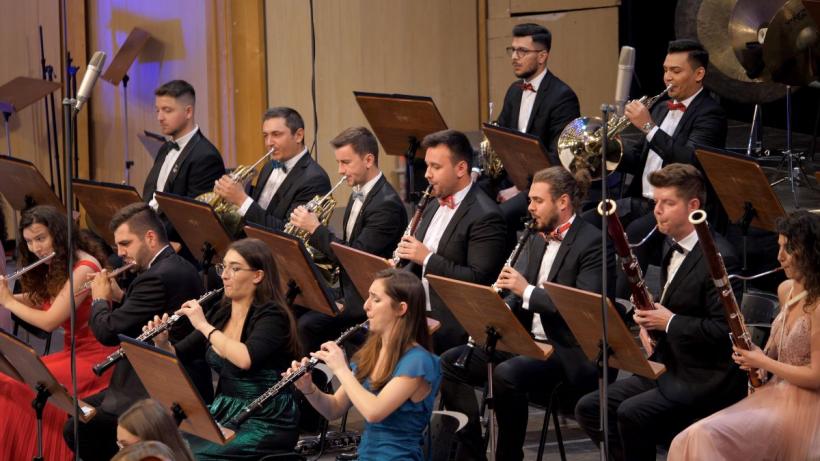 A opta oară prezentă la Festivalul Internațional George Enescu,  Orchestra Română de Tineret va avea trei apariţii în 2025, pe 6, 7 şi 16  septembrie 18967002