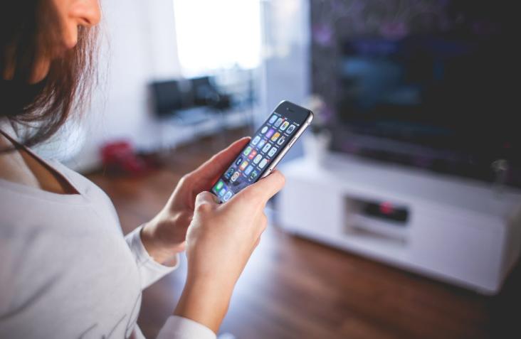 Casa inteligentă: Cum transformi tehnologia într-un aliat pentru confortul și siguranța ta