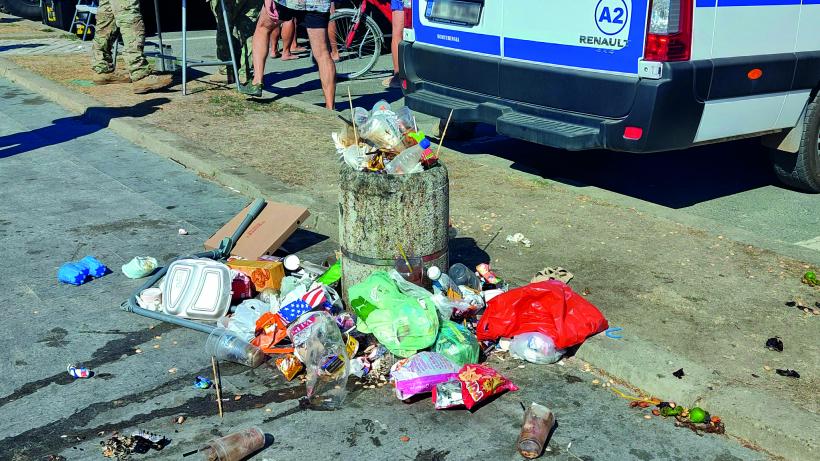 Primarul Mangaliei a deblocat contractul firmei de salubrizare, după ce gunoiul a ieșit din pubele 18967240