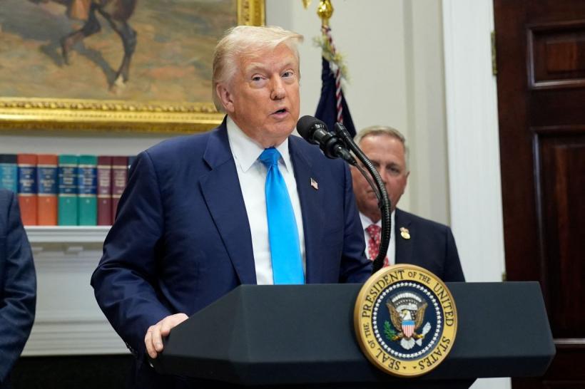 Trump crede că Putin este pregătit să încheie un acord de pace cu Ucraina și examinează un summit tripartit cu Zelenski