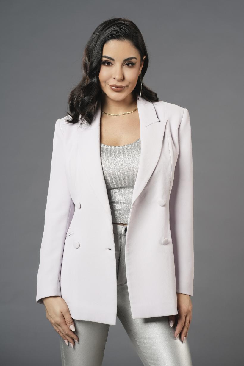 Începând de luni, 18 august, de la ora 13:30, Natalia Mateuț revine cu un nou sezon al emisiunii Viața fără filtru, la Antena Stars! 18967356