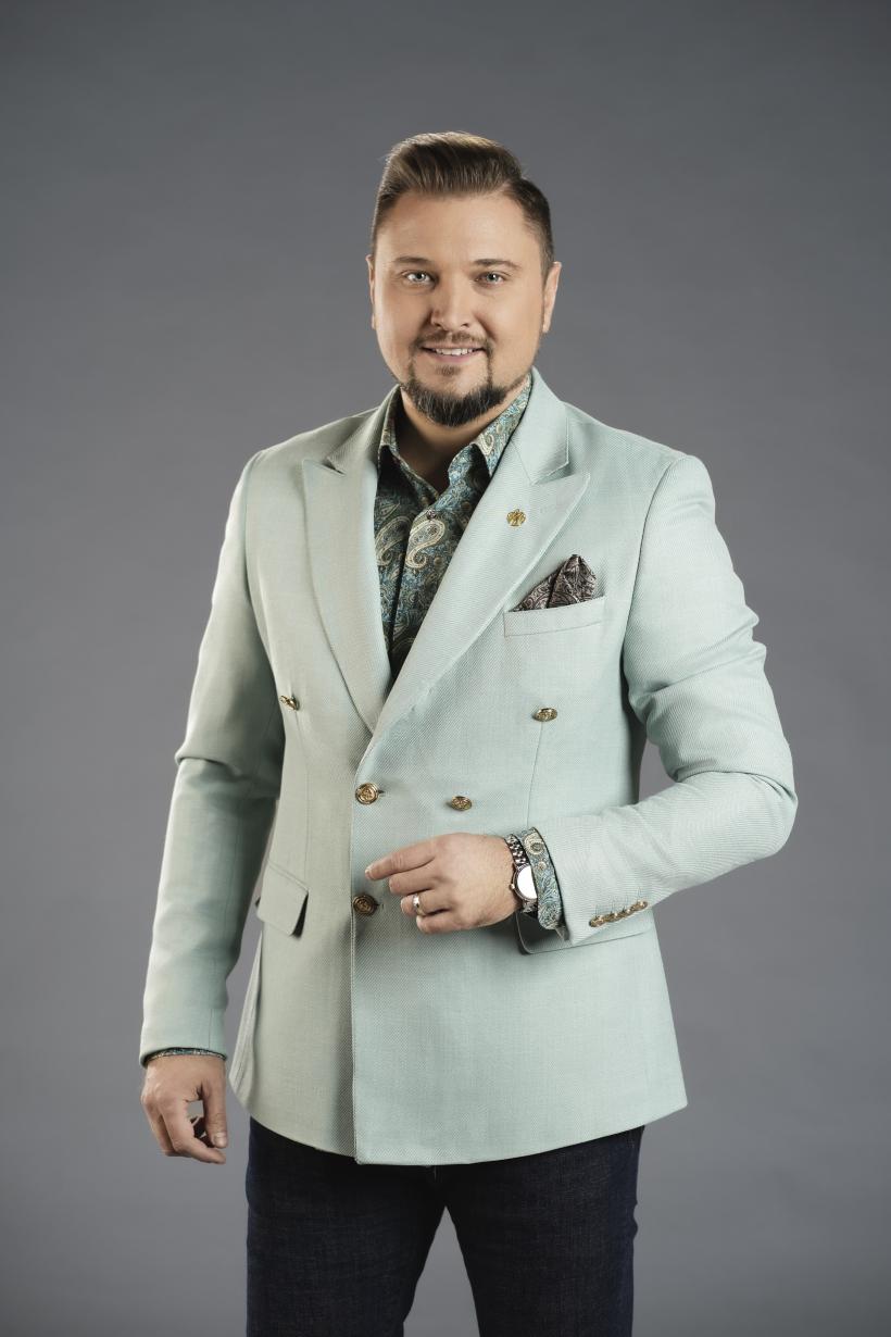 Din 18 august, de la ora 16:00, Mirela Vaida şi Adrian Velea revin cu un nou sezon Acces Direct, pe Antena Stars 18967494