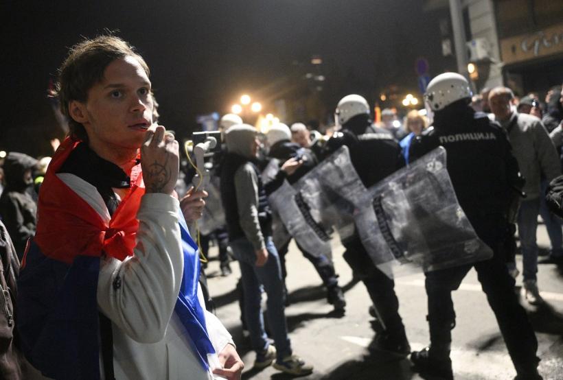 Forțele de ordine din Serbia au folosit gaze lacrimogene pentru a dispersa protestatarii