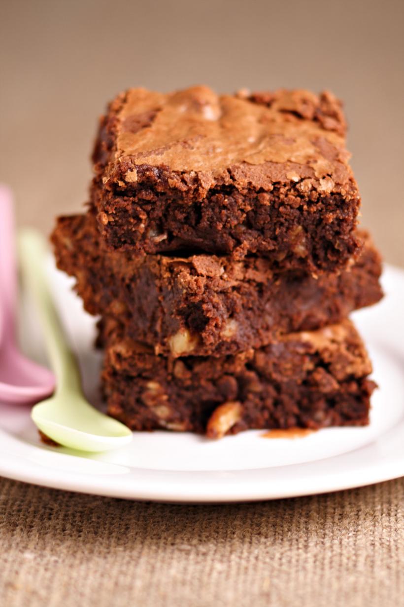 Rețetă simplă de negresă cu avocado. Îmbină sănătatea cu savoarea