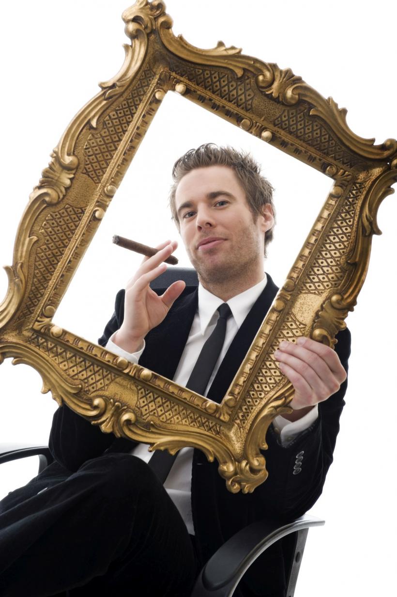 14 semne subtile că ai în viața ta un narcisist ascuns – cum îl recunoști înainte să te consume emoțional